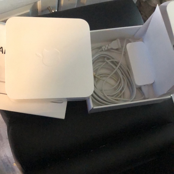 AirPort Extreme 802.11n WiFi - Picture 5 of 8